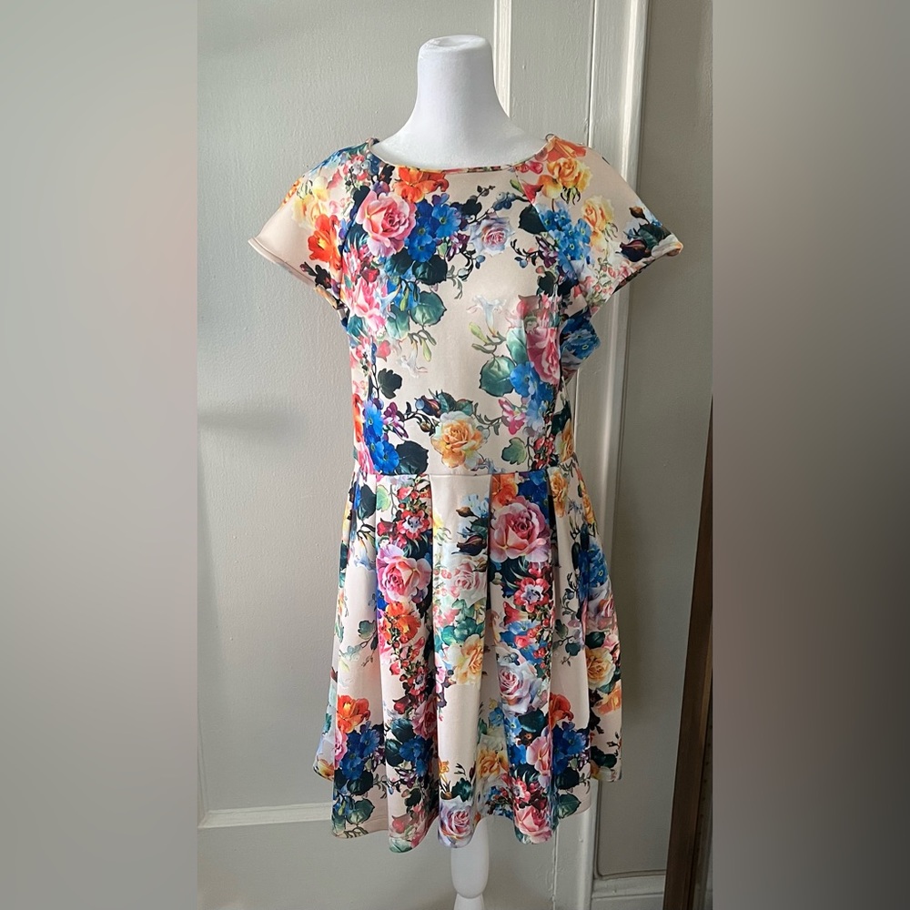 Romeo & Juliet Couture Floral Dress
